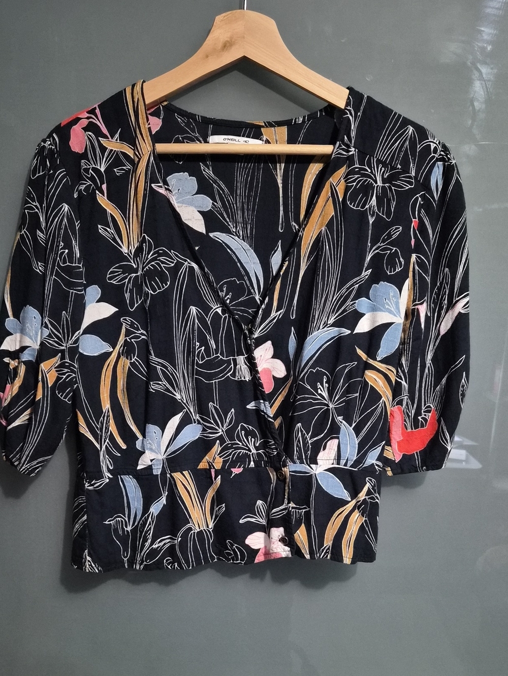 O'Neill Black Floral Short-Sleeve Button Crop Top
